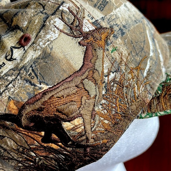 Realtree Dri-Duck Wildlife Series,Embroidered Running Buck,Camo,Canvas,Velcro - Picture 2 of 11